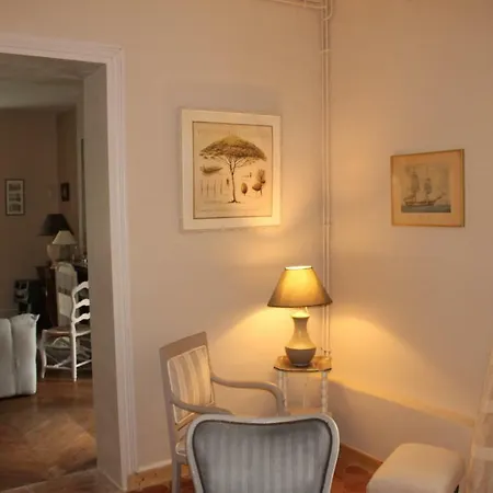 度假居 Les Mouleres